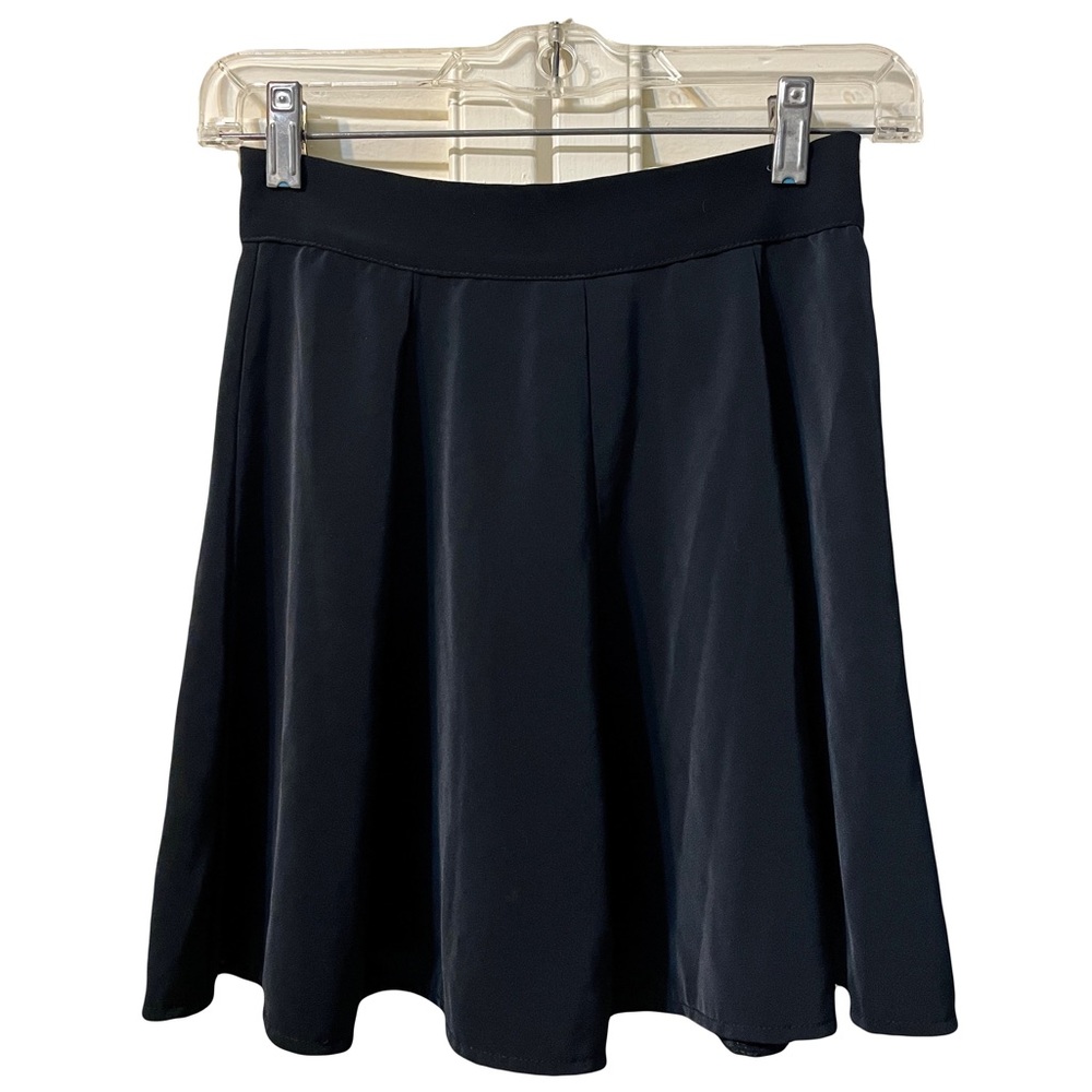 Brandy Melville Skater Skirt S